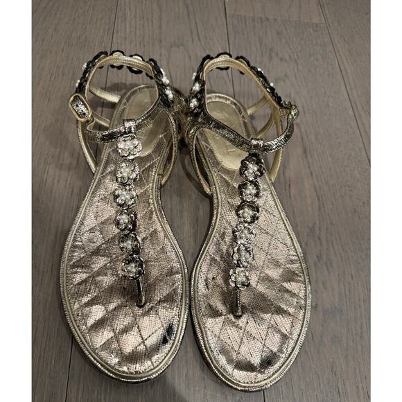 CHANEL Shoes - Chanel 38C Pewter Silver Oxidized Silver Thong Sandals Pearl Flower Camellia